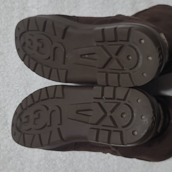 UGG Classic ll Brown Boots Size 8 Women's - Picture 6 of 9